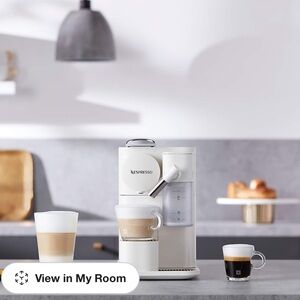 Nespresso Lattissima One Silky White
Espresso Machine by De'Longhi